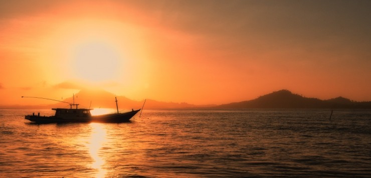 lonely_boat-wallpaper-1280x800